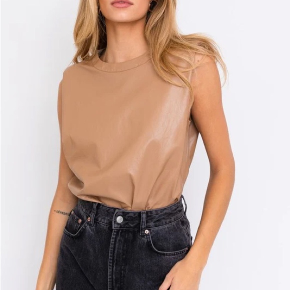 Le Lis Camel Sleeveless Muscle Tee